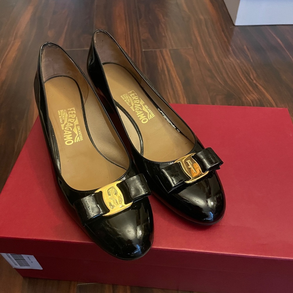 Salvatore Ferragamo Women's Black Flats